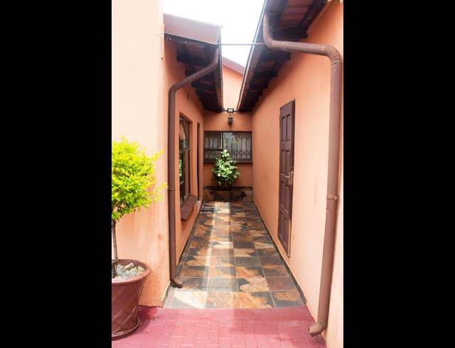 3 BEDROOM HOUSE FOR SALE IN DHLAMINI